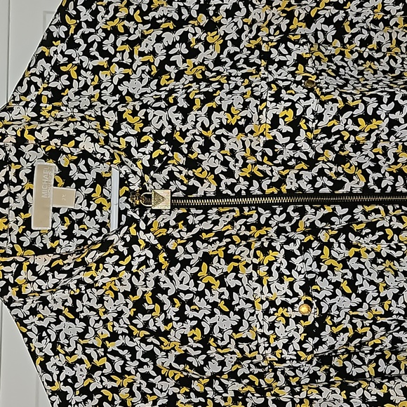 MICHAEL KORS Women's Plus Zippered Woven Shirt. - Picture 4 of 6